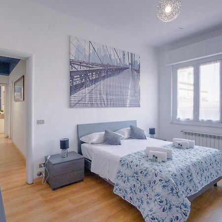 "L'Attico Bianco" City View 10 M A Piedi Dal Mare Savona Bagian luar foto
