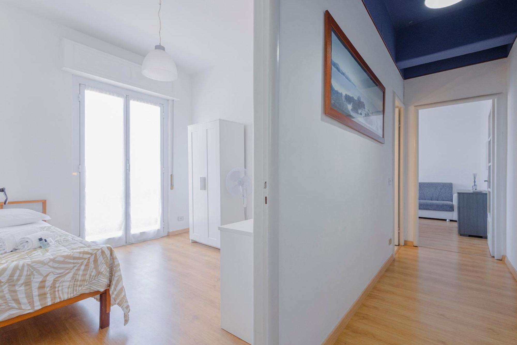 "L'Attico Bianco" City View 10 M A Piedi Dal Mare Savona Bagian luar foto