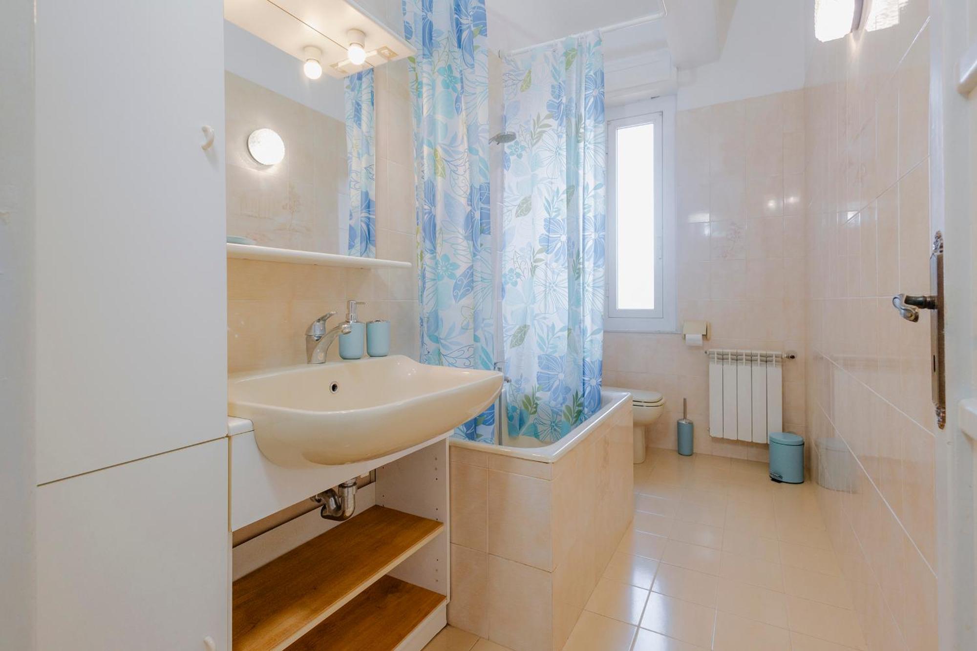 "L'Attico Bianco" City View 10 M A Piedi Dal Mare Savona Bagian luar foto