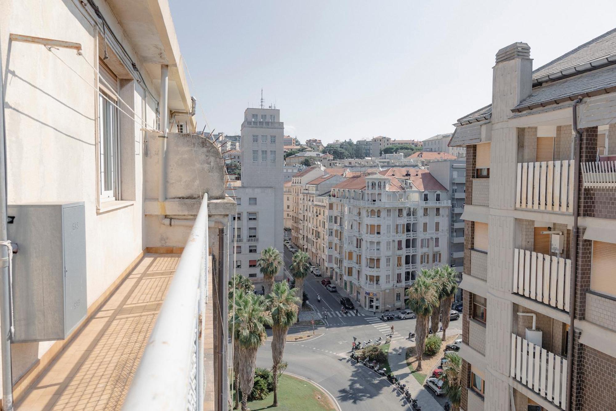 "L'Attico Bianco" City View 10 M A Piedi Dal Mare Savona Bagian luar foto
