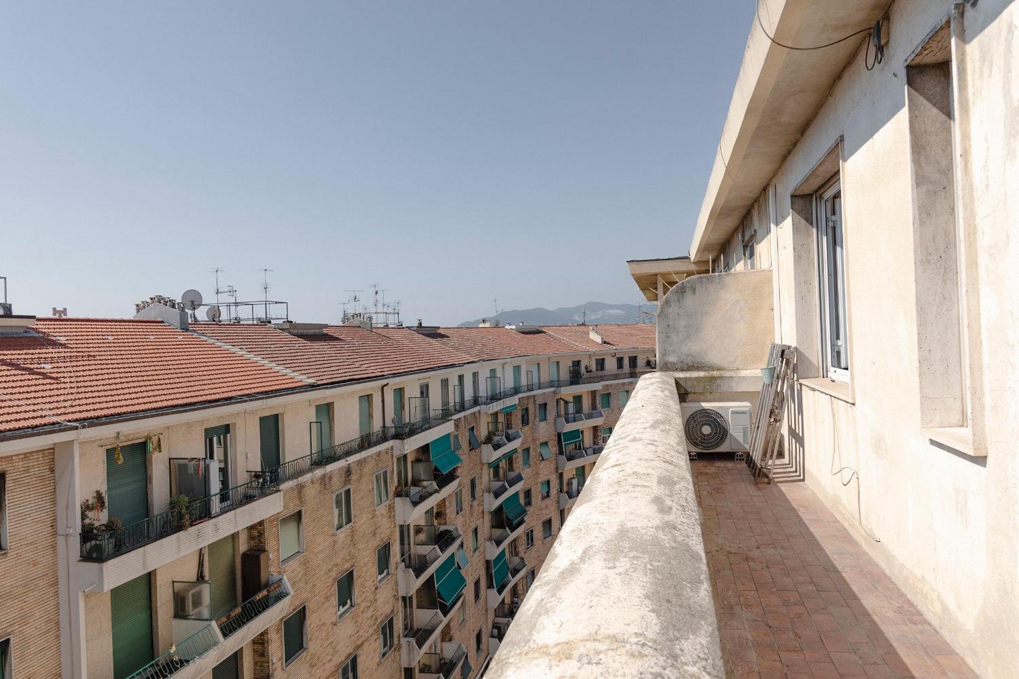 "L'Attico Bianco" City View 10 M A Piedi Dal Mare Savona Bagian luar foto