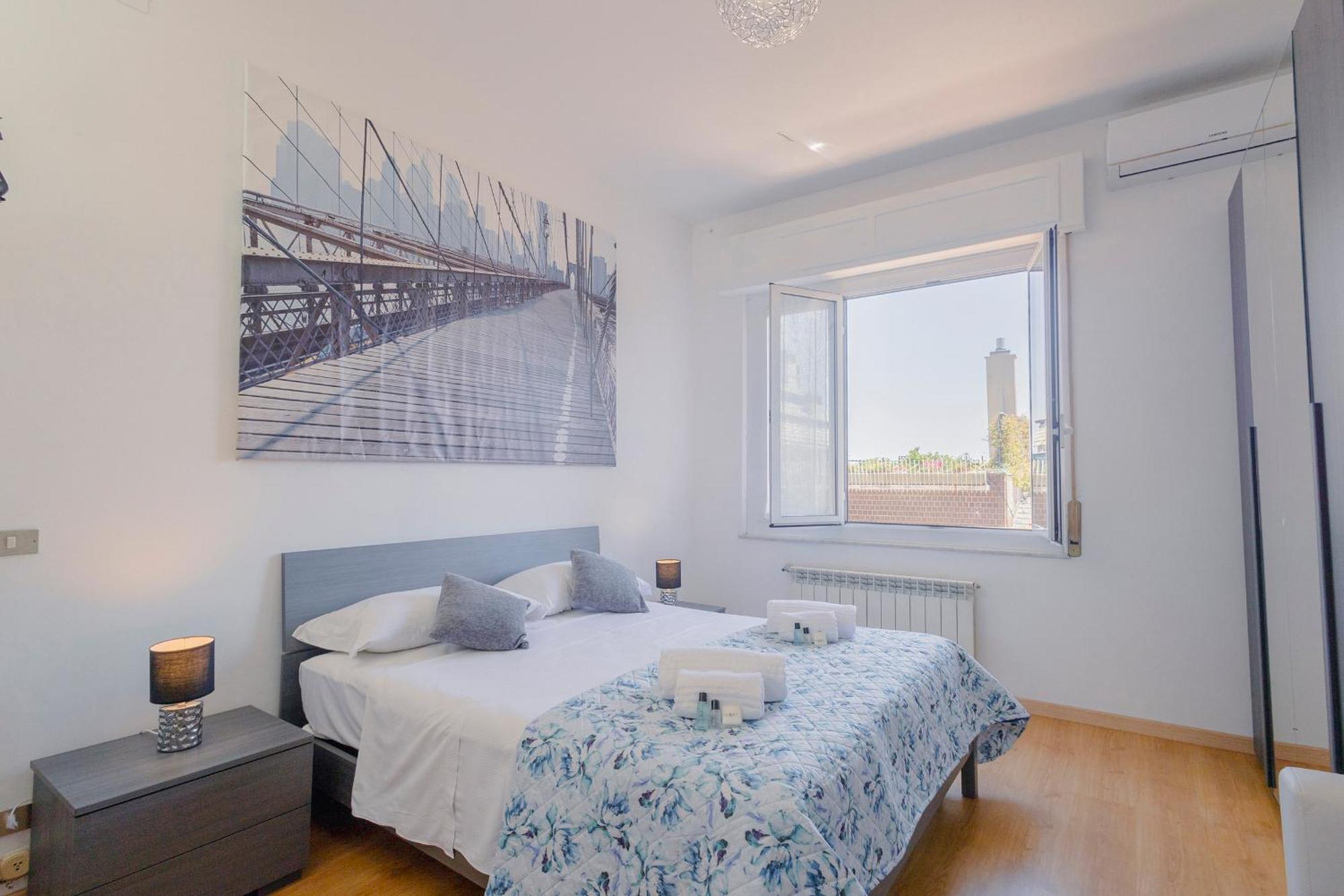 "L'Attico Bianco" City View 10 M A Piedi Dal Mare Savona Bagian luar foto