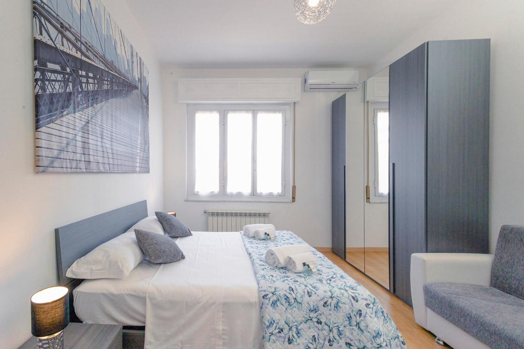 "L'Attico Bianco" City View 10 M A Piedi Dal Mare Savona Bagian luar foto