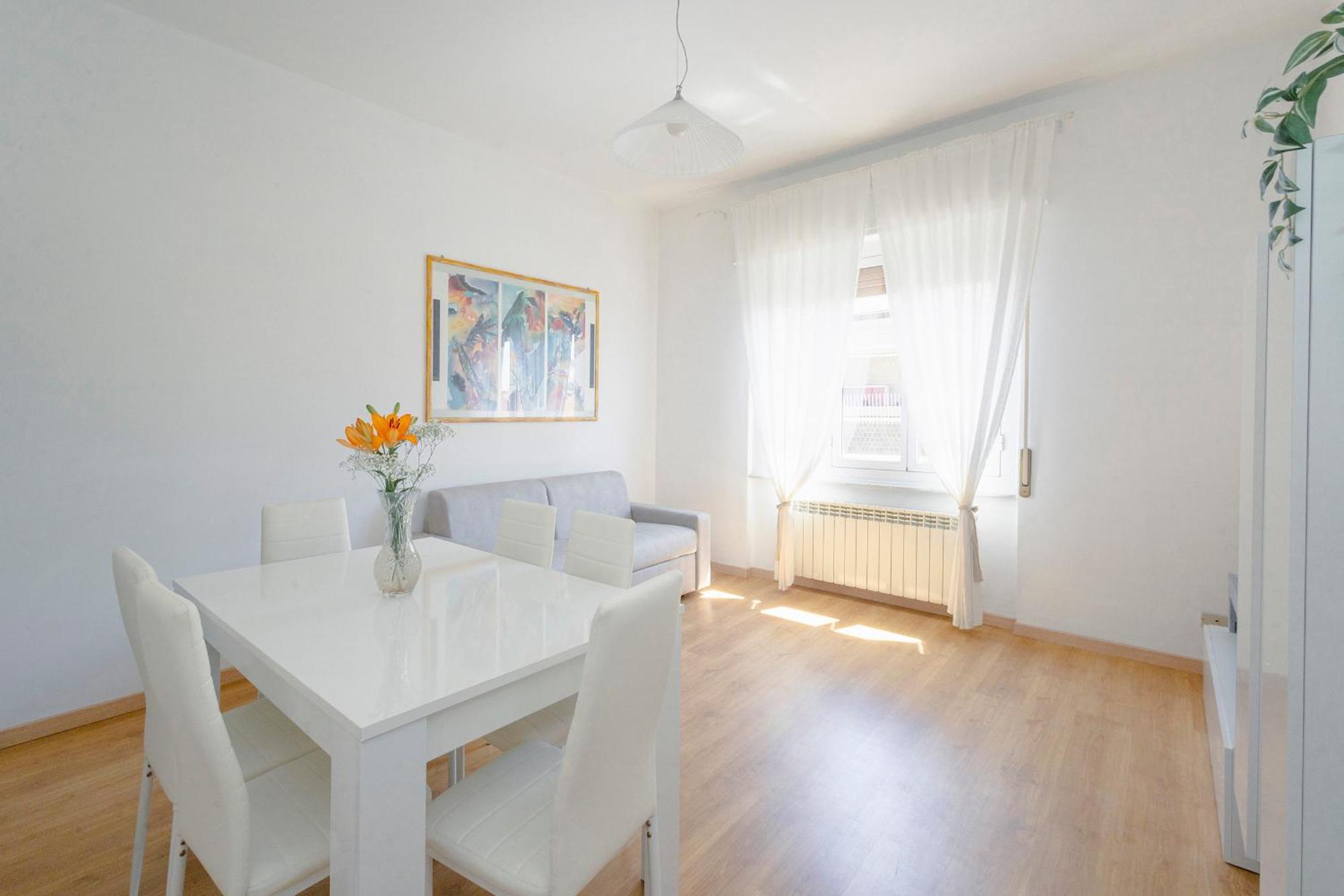 "L'Attico Bianco" City View 10 M A Piedi Dal Mare Savona Bagian luar foto