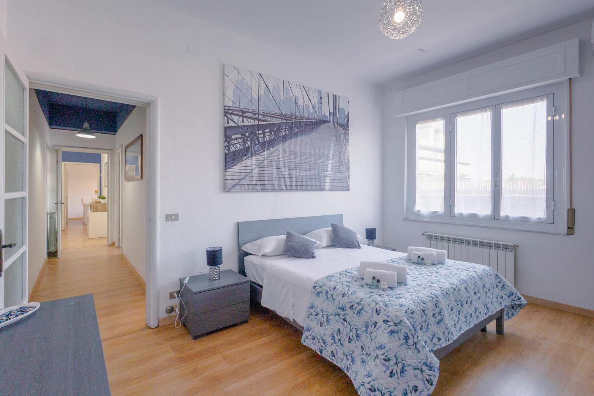 "L'Attico Bianco" City View 10 M A Piedi Dal Mare Savona Bagian luar foto